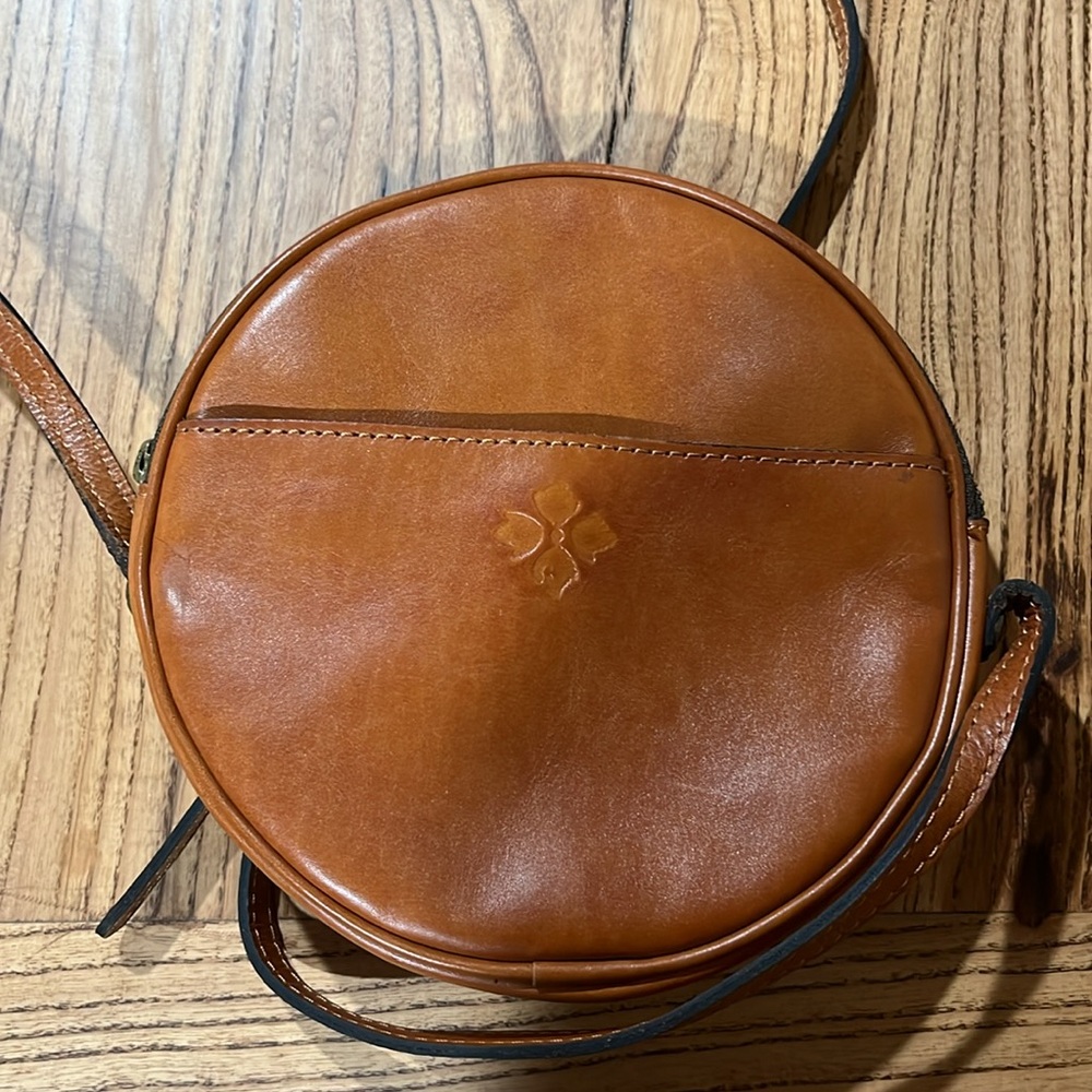 Patricia Nash round crossbody - Picture 2 of 4